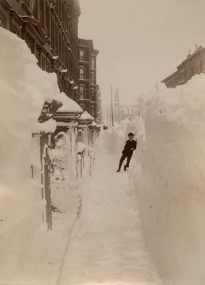 纽约麦迪逊大道和40街，大暴雪期间的照片